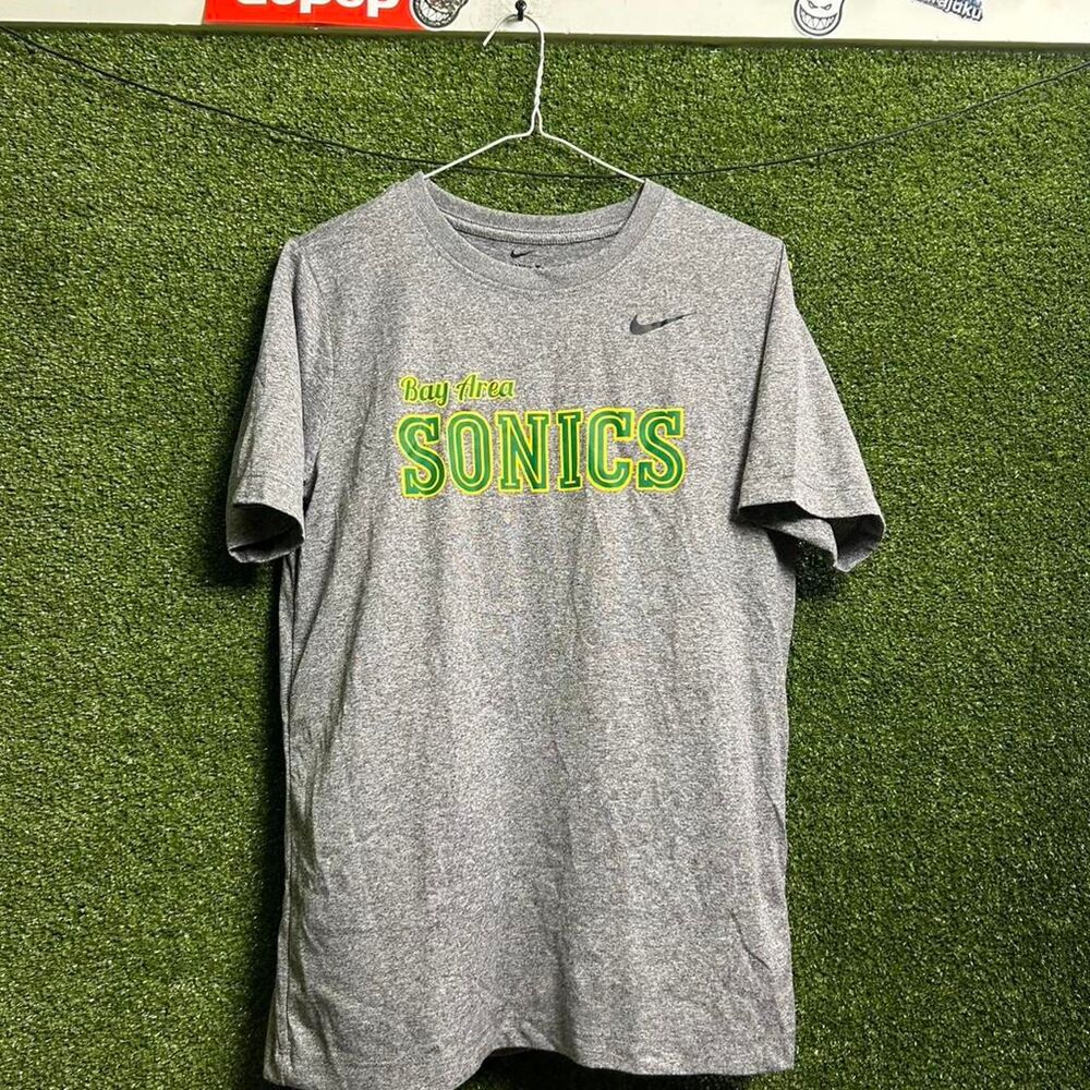 Nike Men's Grey T-shirt